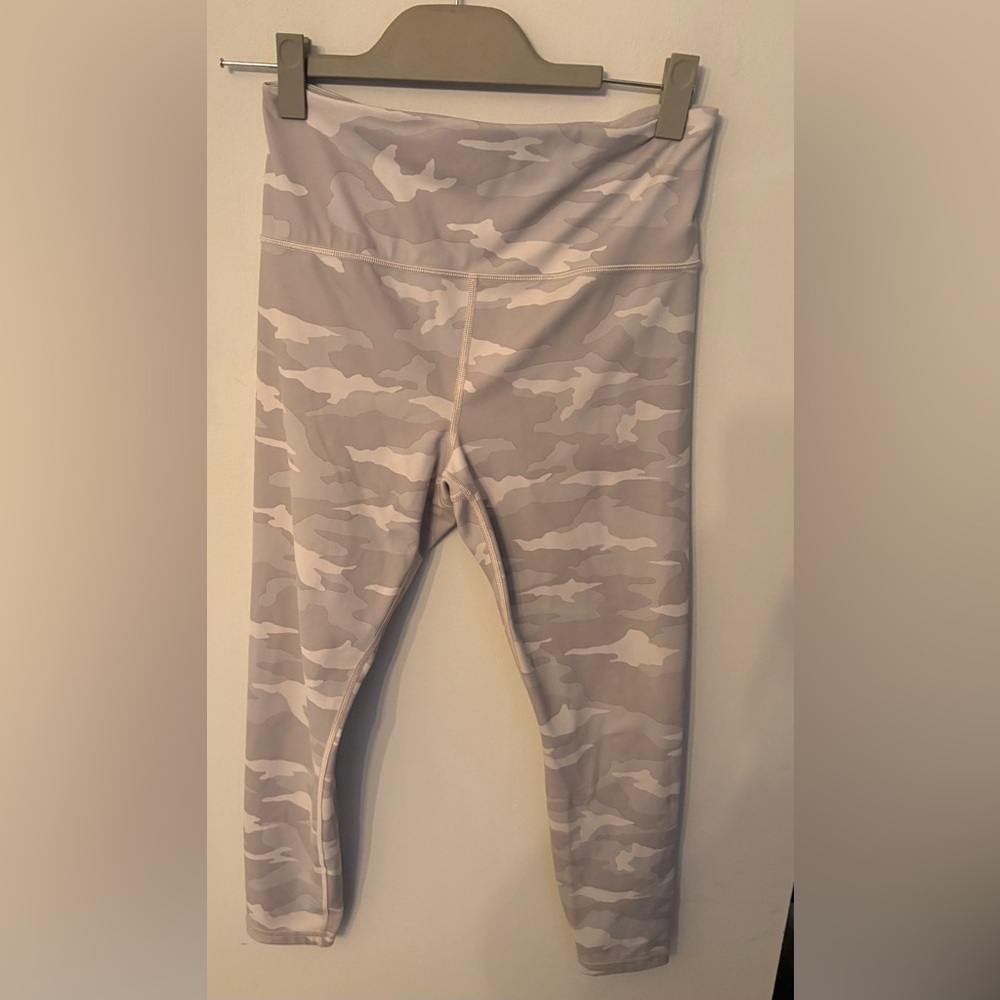 Athleta camo elation leggings. - Picture 2 of 5